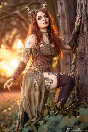 Forbidden Realm Dryad corset horns mythological-creature autumn dreamy redhead forest outdoor gen-the-hobbit genevieve genthehobbit 2