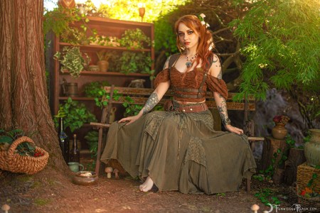 Forbidden Realm Flora's Garden autumn feet redhead nature outdoor gen-the-hobbit genevieve genthehobbit fairy-tale renaissance 1