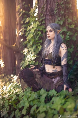 Forbidden Realm Forest Fae face-paint elf silver-hair forest nature outdoor gen-the-hobbit genevieve genthehobbit fantasy lotr skyrim tolkien tribal 1