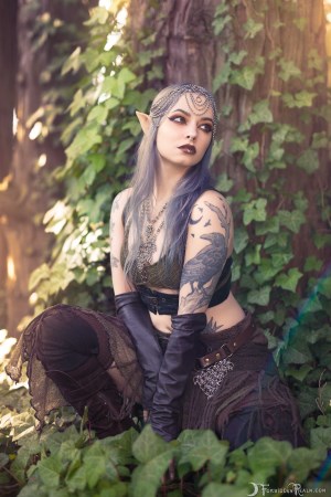 Forbidden Realm Forest Fae face-paint elf silver-hair forest nature outdoor gen-the-hobbit genevieve genthehobbit fantasy lotr skyrim tolkien tribal 2