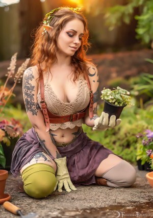 Forbidden Realm Green Thumb water elf redhead nature outdoor gen-the-hobbit genevieve genthehobbit 1