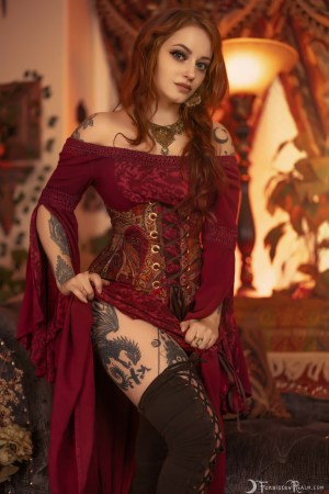 Forbidden Realm Lady Carmine corset knee-socks maiden redhead gen-the-hobbit genevieve genthehobbit renaissance 4