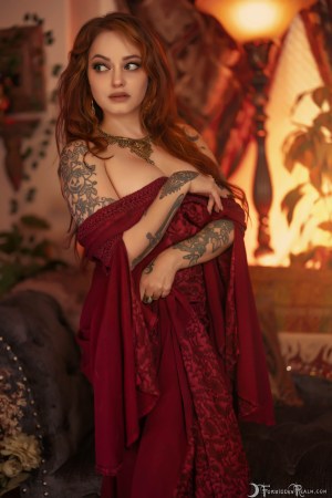 Forbidden Realm Lady Carmine corset knee-socks maiden redhead gen-the-hobbit genevieve genthehobbit renaissance 5