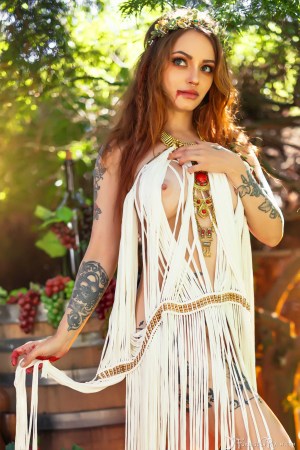 Forbidden Realm Maenad Queen fangs mythological-creature vampire feet redhead nature outdoor gen-the-hobbit genevieve genthehobbit exotic greek 6