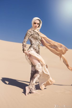 Forbidden Realm Mirage body-chain silver-hair desert outdoor gen-the-hobbit genevieve genthehobbit egyptian fantasy 4