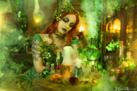 Forbidden Realm Poison Ivy corset fishnet dreamy whimsical redhead gen-the-hobbit genevieve genthehobbit cosplay 2