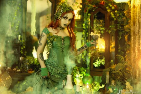 Forbidden Realm Poison Ivy corset fishnet dreamy whimsical redhead gen-the-hobbit genevieve genthehobbit cosplay 3