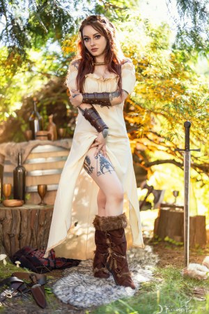 Forbidden Realm Queen Of Cups corset maiden redhead nature outdoor gen-the-hobbit genevieve genthehobbit medieval skyrim 4