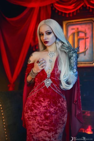 Forbidden Realm The Countess red-lips vampire blonde hotel gen-the-hobbit genevieve genthehobbit exotic gatsby horror vintage 5