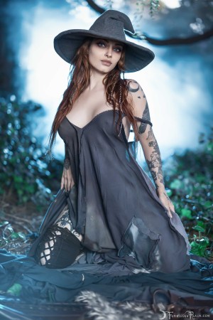 Forbidden Realm The Grey Wizard corset leather wizard whimsical redhead nature outdoor gen-the-hobbit genevieve genthehobbit lotr tolkien 5