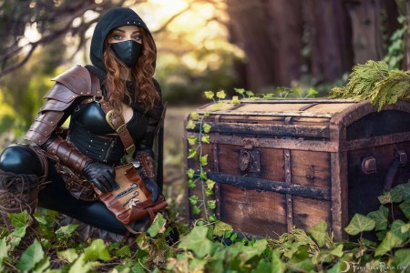 Forbidden Realm The Rogue's Adventure leather mask thief redhead nature gen-the-hobbit genevieve genthehobbit fantasy skyrim 2