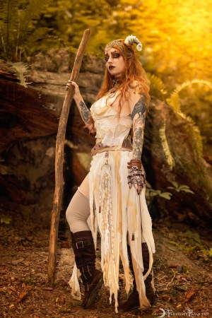 Forbidden Realm Witch Of The Wilds face-paint horns witch redhead forest nature outdoor gen-the-hobbit genevieve genthehobbit fantasy tribal 2