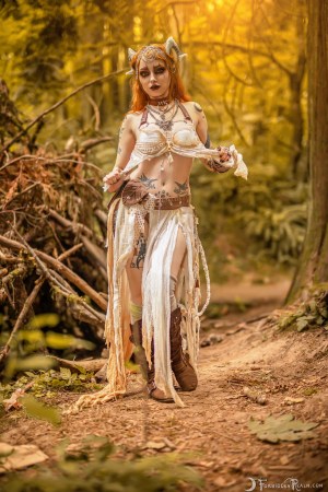 Forbidden Realm Witch Of The Wilds face-paint horns witch redhead forest nature outdoor gen-the-hobbit genevieve genthehobbit fantasy tribal 5