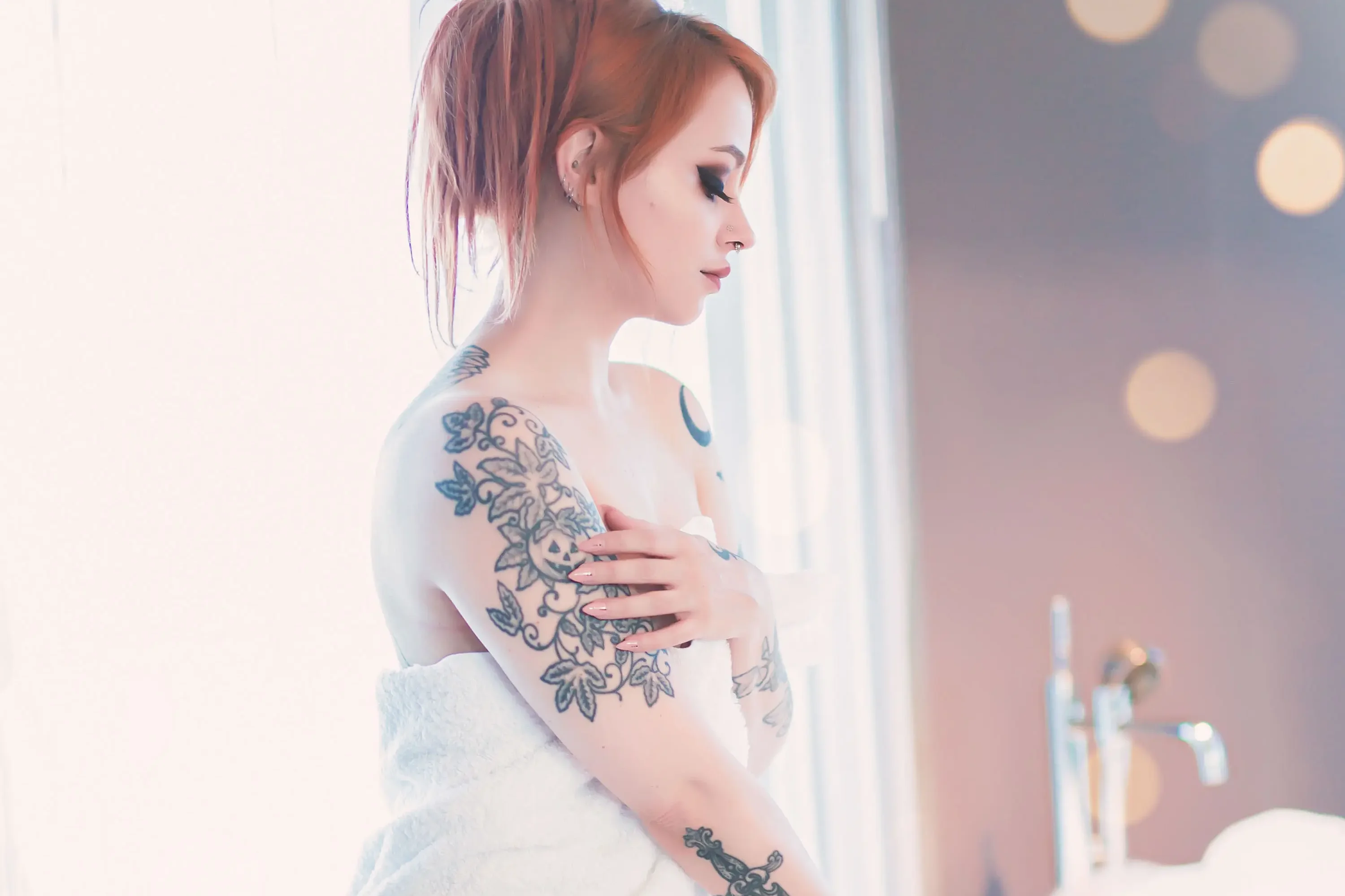 Forbidden Realm Bathing In Lightbubbles water redhead bubblebath gen-the-hobbit genevieve genthehobbit feminine  Slide