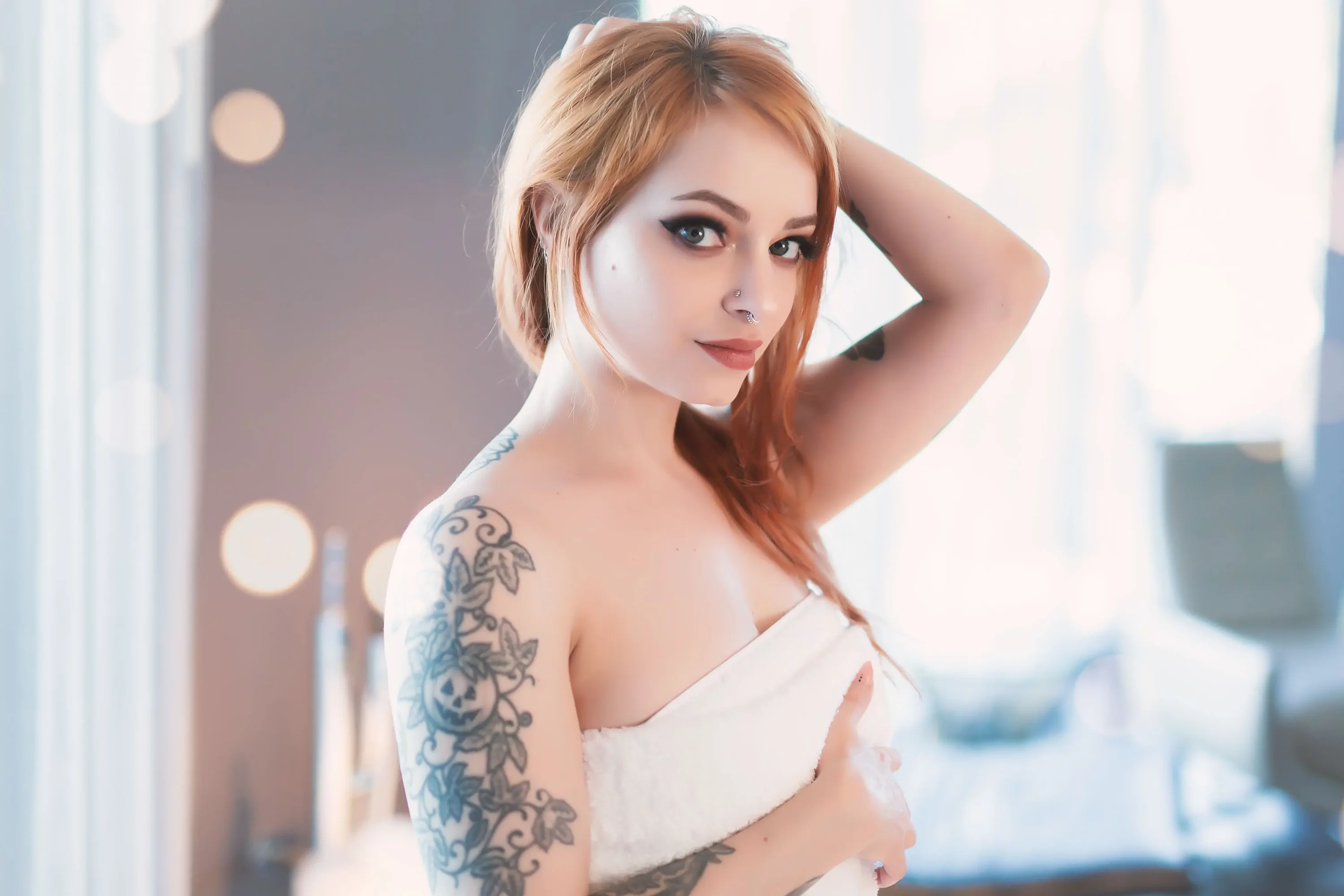 Forbidden Realm Bathing In Lightbubbles water redhead bubblebath gen-the-hobbit genevieve genthehobbit feminine  Slide