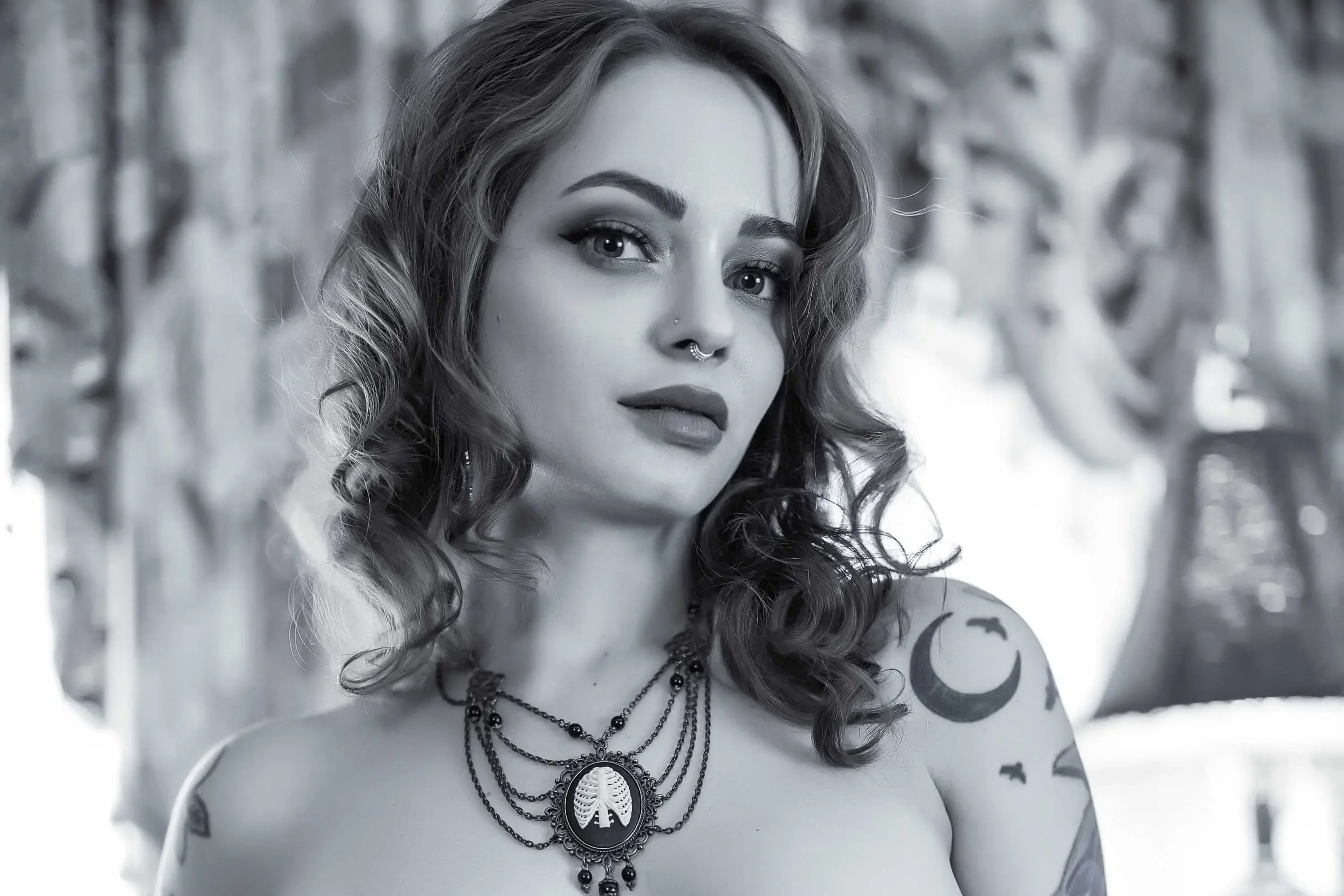 Forbidden Realm Classicfishnets black-and-white gen-the-hobbit genevieve genthehobbit boudoir feminine noir  Slide