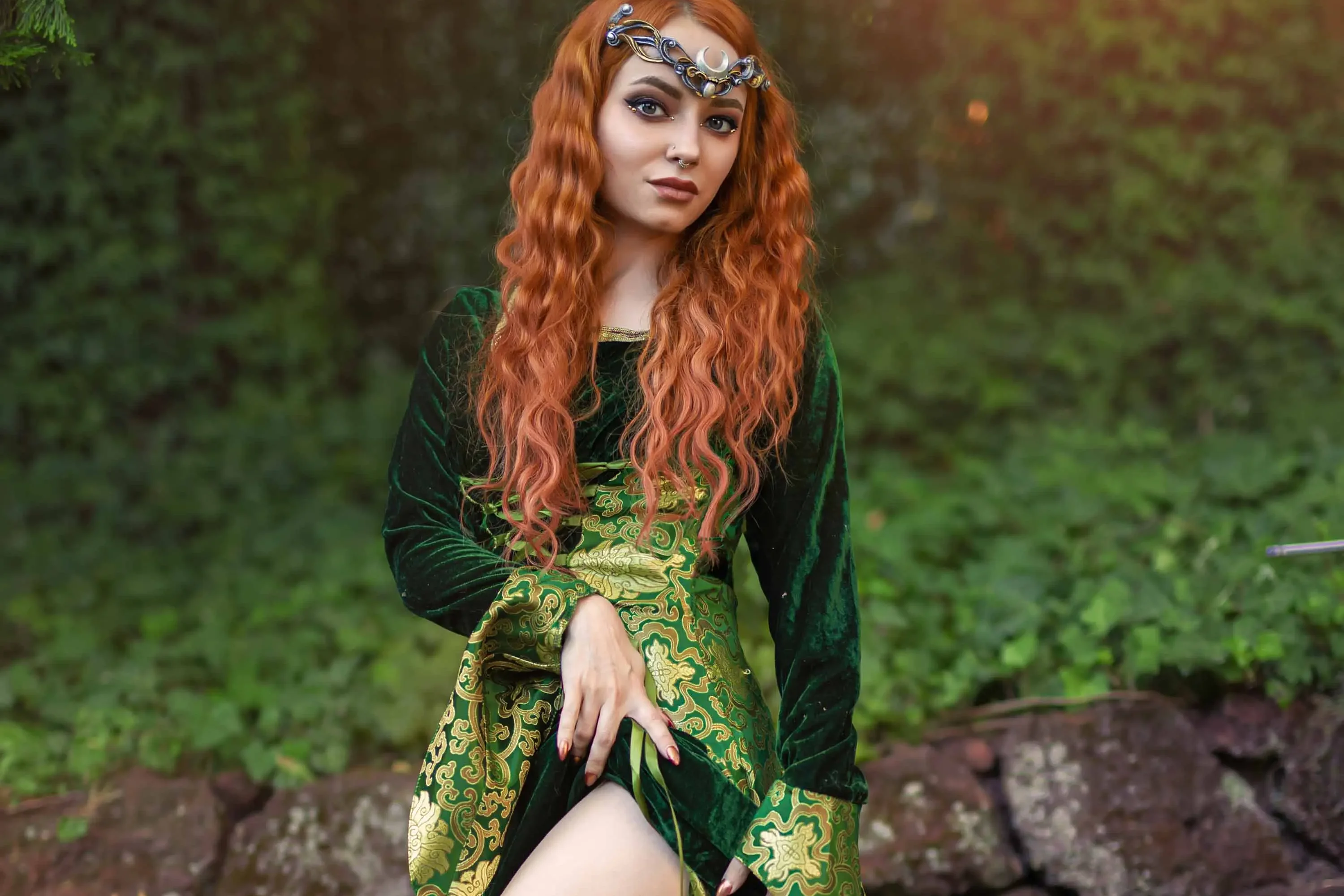 Forbidden Realm Isoldemaiden redhead nature outdoor gen-the-hobbit genevieve genthehobbit fantasy medieval renaissance  Slide