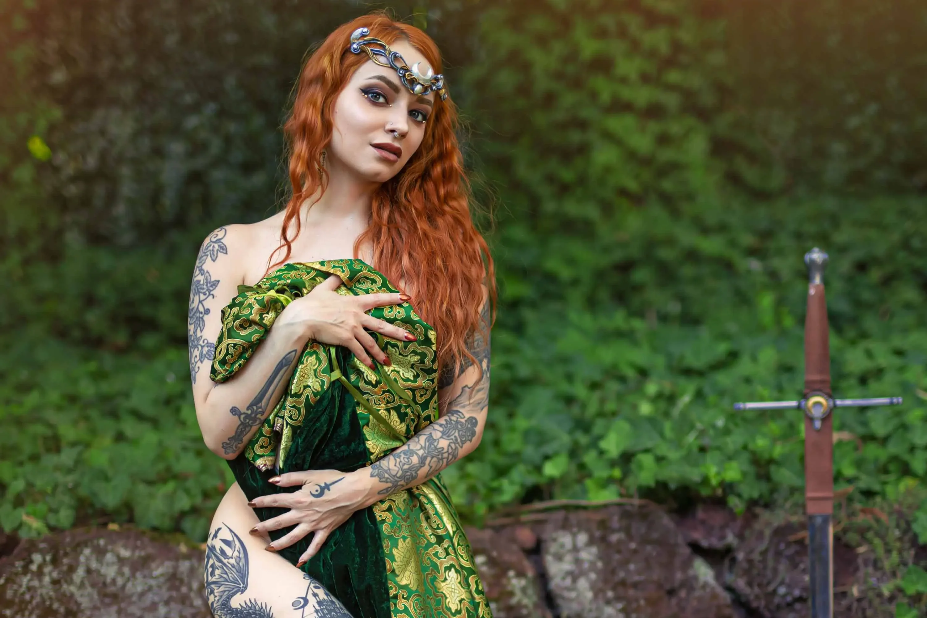 Forbidden Realm Isoldemaiden redhead nature outdoor gen-the-hobbit genevieve genthehobbit fantasy medieval renaissance  Slide