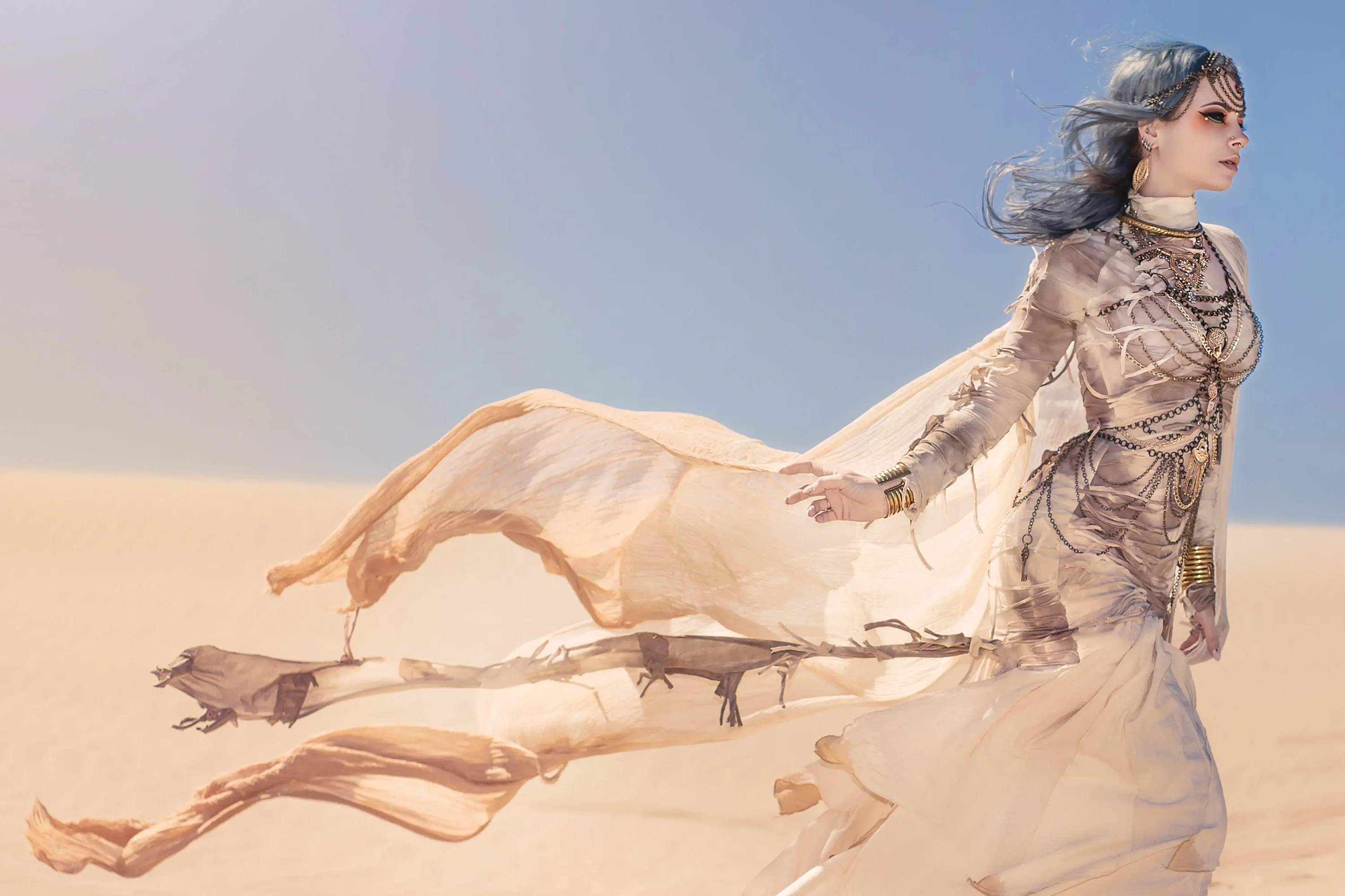 Forbidden Realm Miragebody-chain silver-hair desert outdoor gen-the-hobbit genevieve genthehobbit egyptian fantasy  Slide