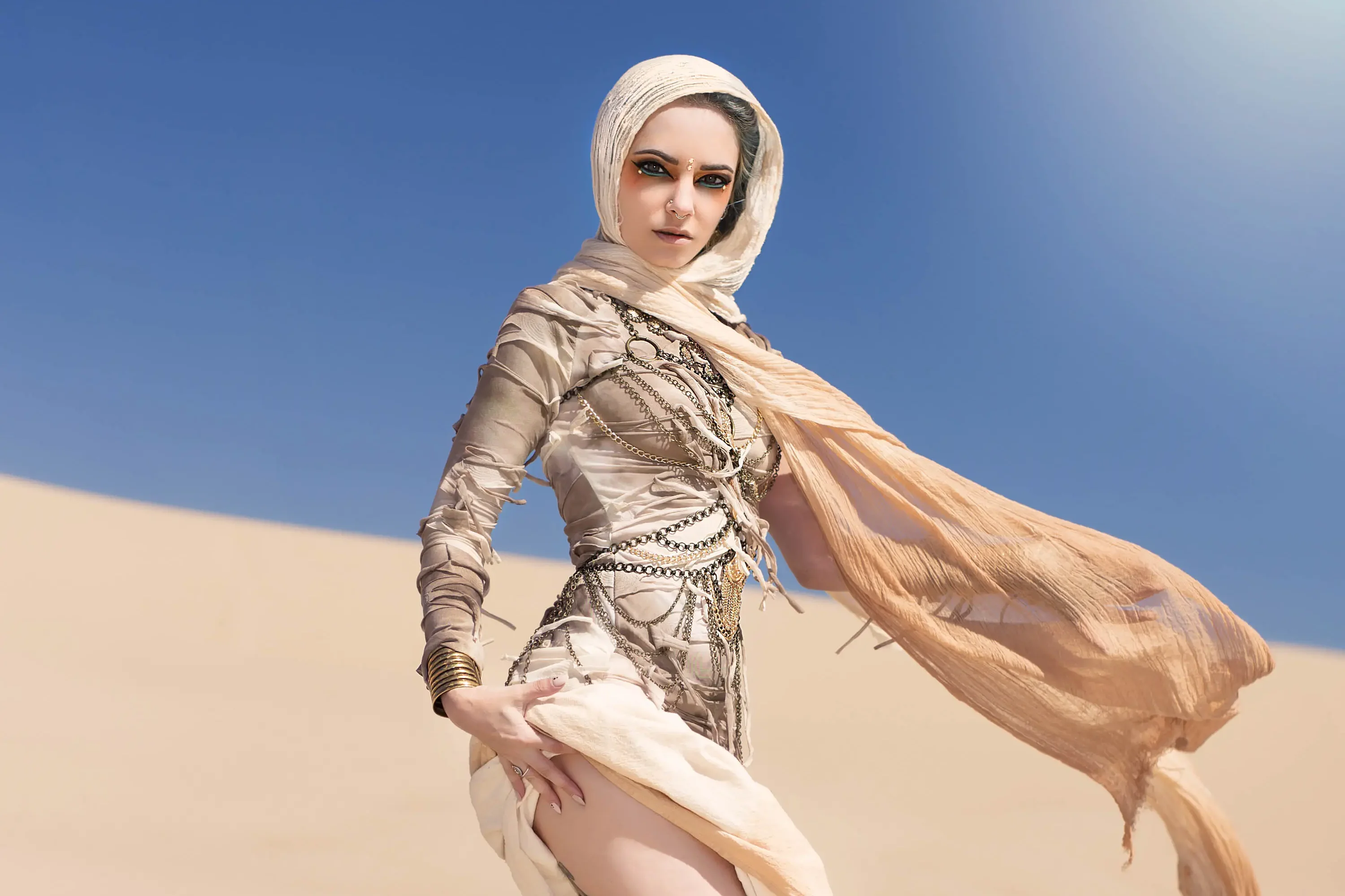 Forbidden Realm Miragebody-chain silver-hair desert outdoor gen-the-hobbit genevieve genthehobbit egyptian fantasy  Slide
