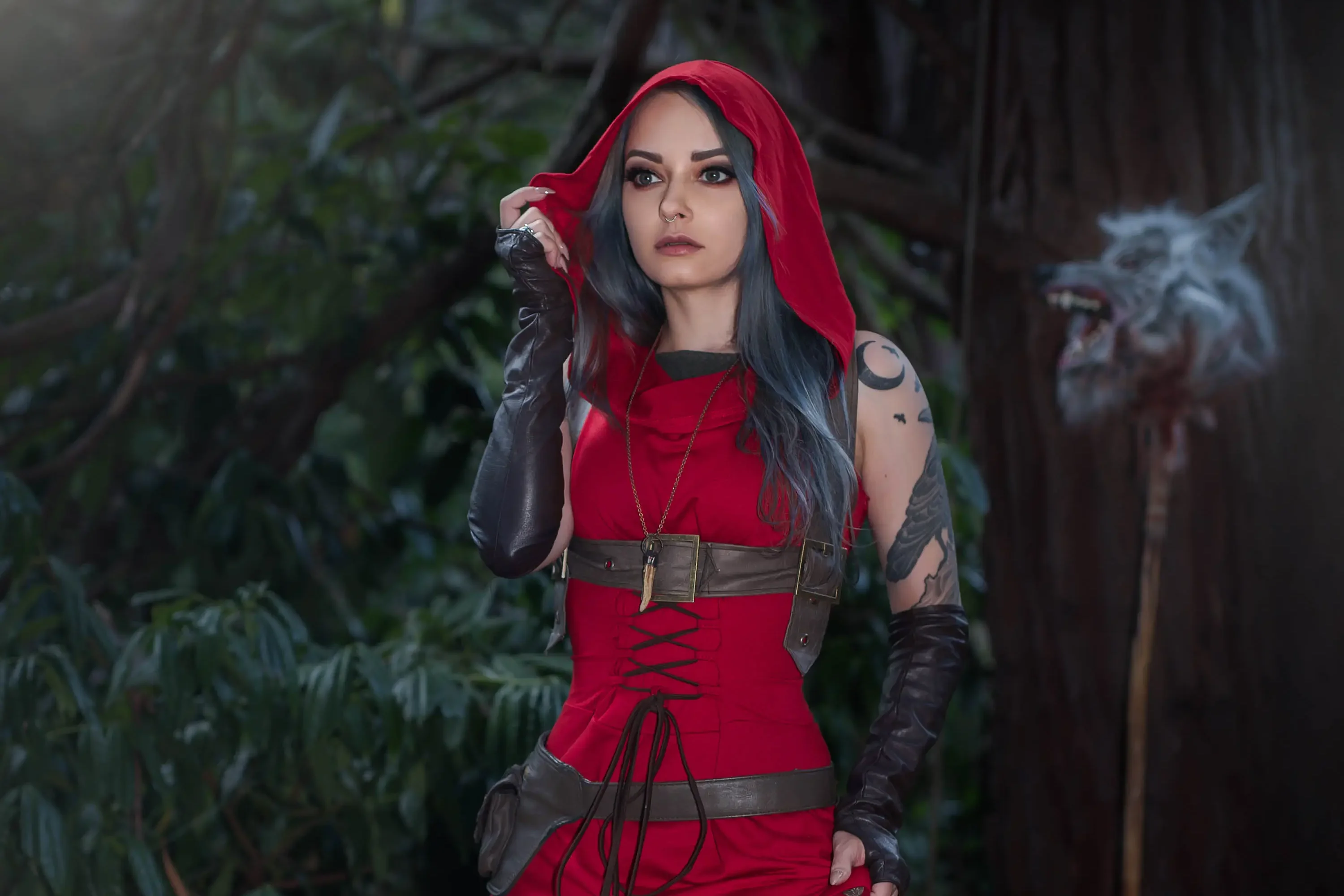 Forbidden Realm Red's Revengeboots assassin warrior silver-hair nature outdoor gen-the-hobbit genevieve genthehobbit cosplay fairy-tale fantasy  Slide